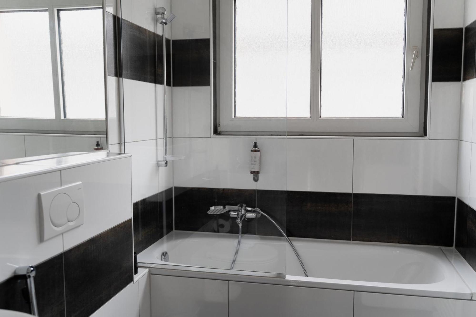 Gemuetliche & Individuelle Ferienwohnungen In Krefeld - Junik Apartments Værelse billede